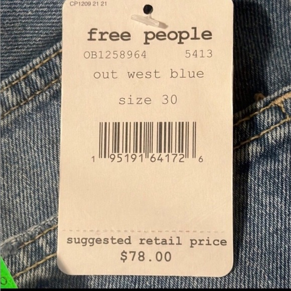 We the Free by FP  NWT Women's Out West Blue Denim Pockets Stovepipe Jea… - Picture 9 of 12
